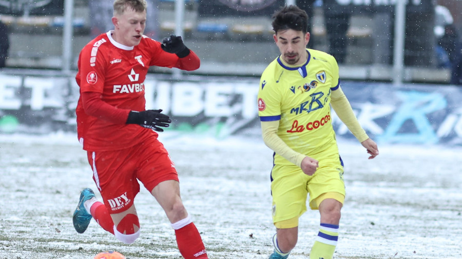 VIDEO | Petrolul - UTA Arad 0-1. Gazdele au avut două goluri anulate la VAR