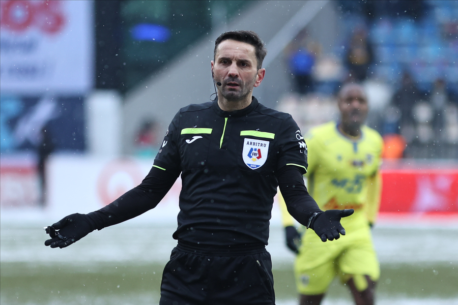 Discurs fără menajamente după ce Sebastian Colţescu i-a anulat 2 goluri Petrolului cu UTA: „E stupid, ridicol. Ăsta nu mai e fotbal!” | VIDEO EXCLUSIV