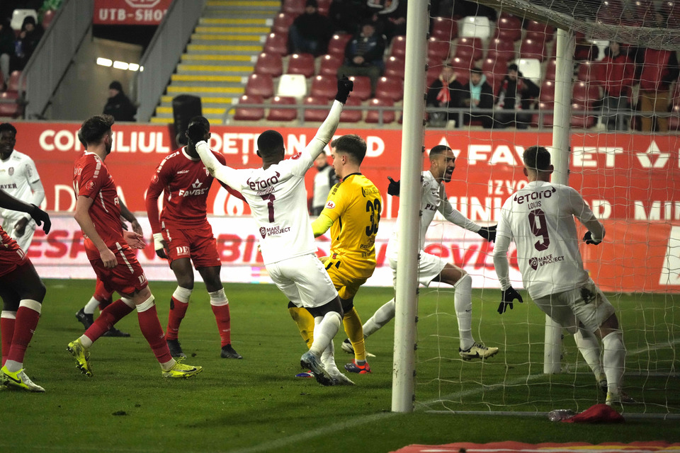 //i0.1616.ro/media/581/3142/38109/21945051/1/uta-arad-fc-cfr-1907-cluj-superliga-superbet-10-02-2025.jpg