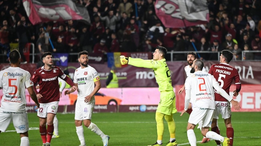 A fost delegată brigada de arbitri pentru meciul Hermannstadt - Rapid! Alegere interesantă