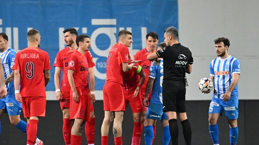 Fostul mare arbitru a dat verdictul! Un jucător trebuia eliminat în derby-ul Universitatea Craiova - FCSB: „Nu are nicio treabă cu mingea”