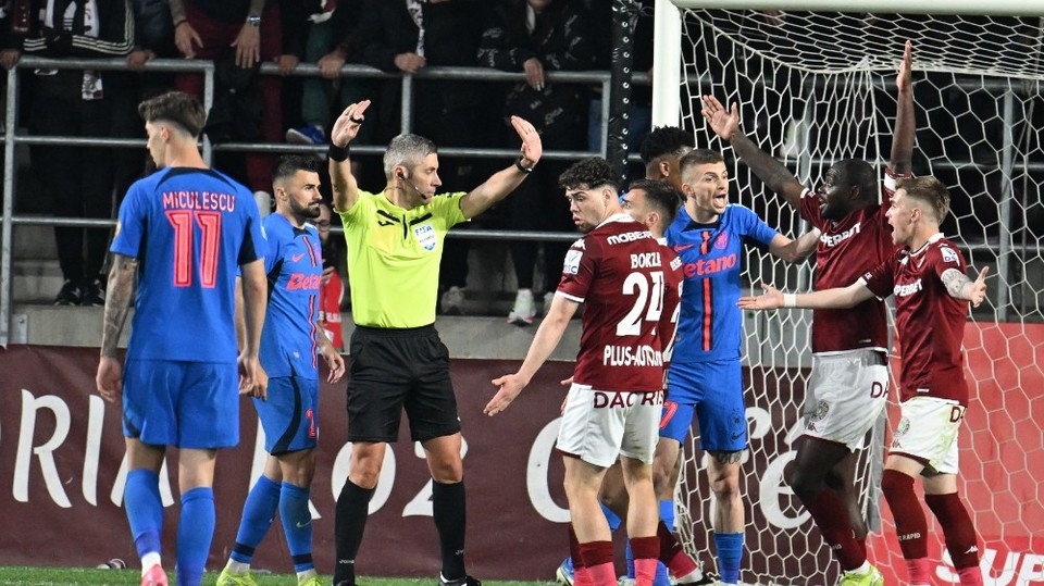 //i0.1616.ro/media/581/3142/38109/22014839/1/rapid-bucuresti-fcsb-play-off-superliga-superbet-27-04-2025-3.jpg