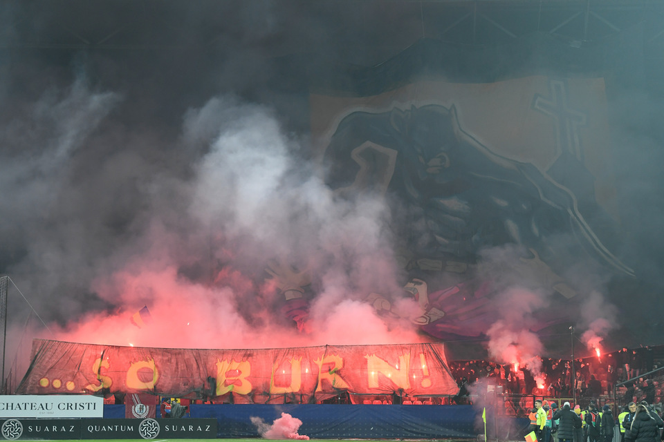 //i0.1616.ro/media/581/3142/38109/22018986/1/fc-cfr-1907-cluj-sa-as-fc-universitatea-cluj-superliga-superbet-21-12-2023.jpg