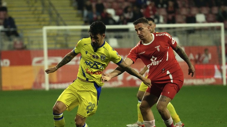 VIDEO | UTA - Petrolul, ASTĂZI, de la 17:30, în direct pe Prima Sport 1 şi PrimaPlay.ro! Arădenii pot ieşi din zona roşie a clasamentului