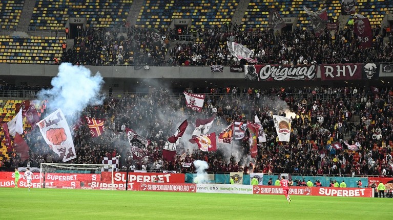 Sancţiuni drastice după derby-ul Dinamo - Rapid! Au fost aplicate sancţiuni contravenţionale în valoare totală de 83.600 de lei
