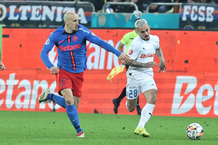 VIDEO | FCSB - Universitatea Craiova, ASTĂZI, de la 20:00, în direct pe Prima Sport 1 şi PrimaPlay.ro! „Roş-albaştrii” vor primi trofeul de campioni în faţa unui stadion arhiplin