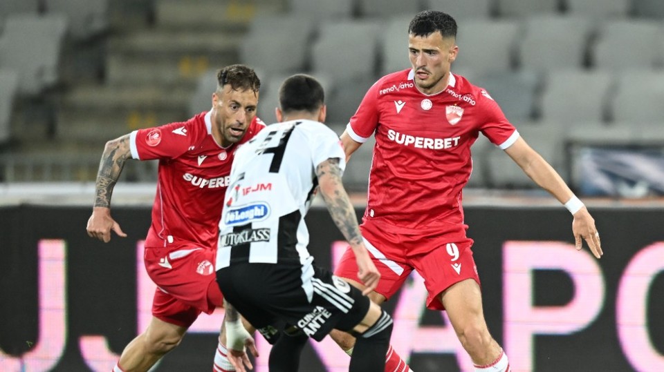 //i0.1616.ro/media/581/3142/38109/22032796/1/fc-universitatea-cluj-dinamo-bucuresti-superliga-superbet-play-off-12-04-2025.jpg