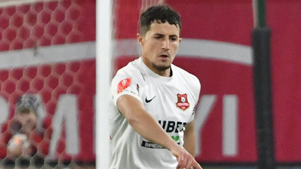 Antoni Ivanov a semnat în Superliga până în 2027