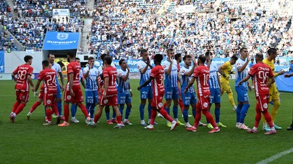 A şters pe jos cu unul dintre cei mai experimentaţi jucători din SuperLigă, imediat după Universitatea Craiova - FC Hermannstadt: „Nu ştii să dai în minge! Mi se pare incredibil” | EXCLUSIV