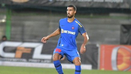 Rachid Bouhenna negociază revenirea în Superliga! Fundaşul dat afară de Gigi Becali de la FCSB este liber de contract: „Sunt în discuţii”