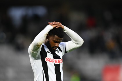 FCSB nu renunţă la transferul lui Mamadou Thiam! Gigi Becali e gata să cedeze un jucător la „U” Cluj în schimbul atacantului