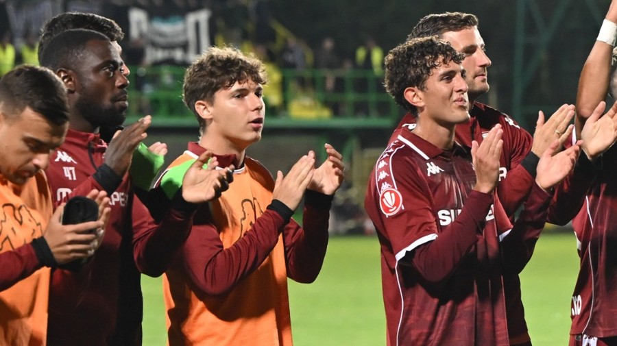 Mutarea surpriză pe final de mercato! Rapid şi U Cluj au bătut palma pentru împrumutul unui jucător