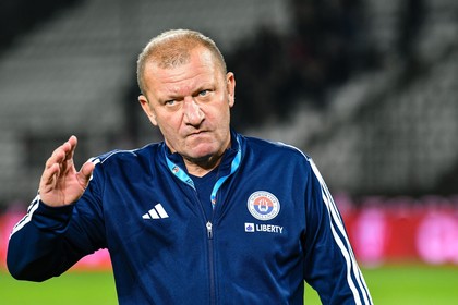 Încă o demitere în SuperLiga?! Dorinel Munteanu, aşteptat să semneze cu o echipă cu pretenţii la titlu + Un alt club se bate pentru semnătura „Neamţului”