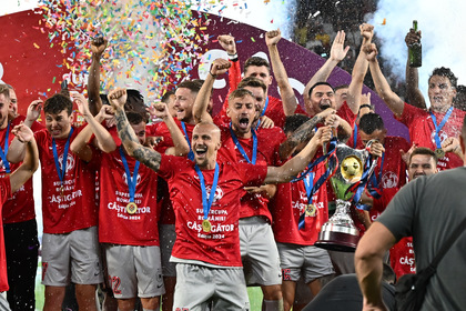 A câştigat titlul cu Dinamo şi Rapid, dar o vede pe FCSB campioană: "Fac pariu pe o masă"