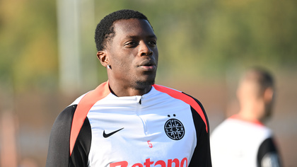 EXCLUSIV | Joyskim Dawa, salvat de transferul la FCSB! Situaţia financiară precară în care se afla fundaşul camerunez înainte de a ajunge în echipa „roş-albaştrilor”: „Îi dădeau lacrimile că el pleacă, că nu are bani de autobuz în ţara lui” 