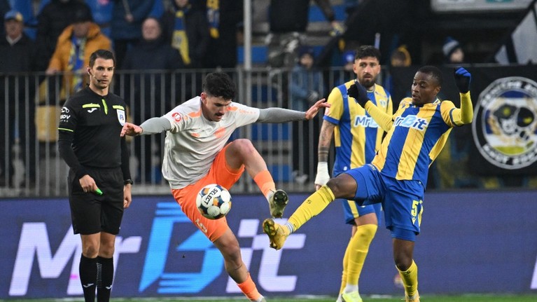 VIDEO | Petrolul - Metaloglobus 4-1! Victorie importantă pentru trupa lui Eugen Neagoe