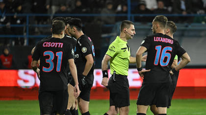 Mihai Stoica a pus piciorul în prag! Val de critici la adresa arbitrilor după victoria cu Farul: „Nu ar mai trebui delegat la meciurile noastre. Tot timpul ne-a făcut probleme” | VIDEO EXCLUSIV