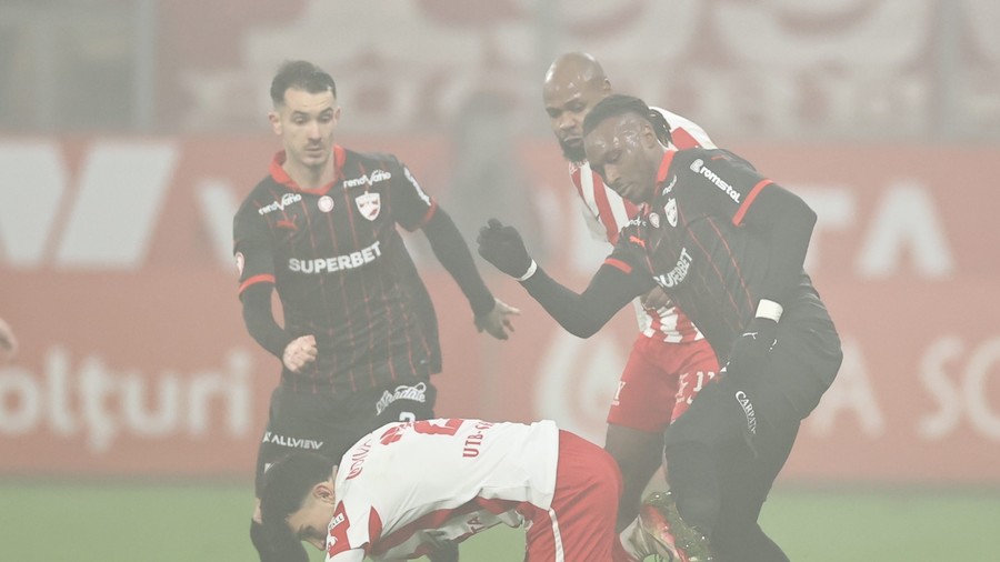 „Eu n-am văzut-o dominată în maniera asta” / „Prea mare diferenţa de la o etapă la alta”! Dinamo, de nerecunoscut pe terenul celor de la UTA | VIDEO EXCLUISV