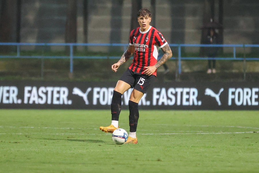 Andrei Coubiş, lovitura începutului de an? Jucătorul lui AC Milan e dorit de o forţă din Superliga