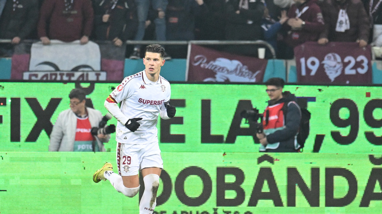 Suma infimă pusă pe masă de Maccabi Haifa pentru Alexandru Dobre! Israelienii oferă de două ori mai puţini bani pentru atacant faţă de cerinţele Rapidului