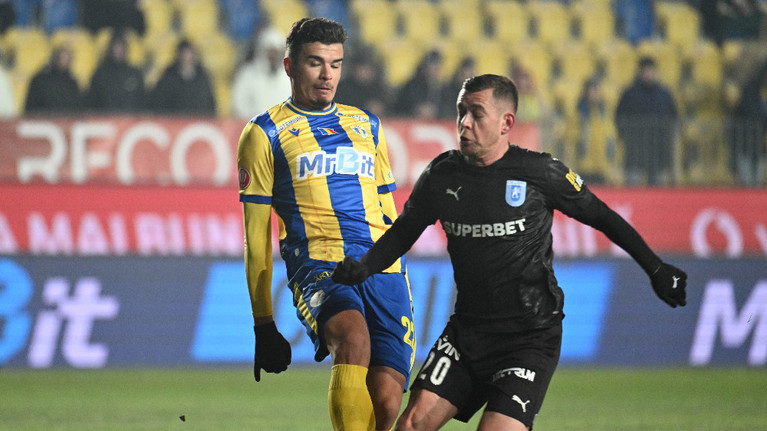 VIDEO | Petrolul – Universitatea Craiova, LIVE la Prima Sport 1 şi PrimaPlay.ro. Oltenii fac recital în prima repriză