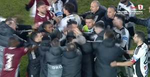 VIDEO | Scene reprobabile la finalul meciului CFR Cluj - „U” Cluj 3-2! Cristiano Bergodi a sărit la bătaie cu elevii lui Daniel Pancu