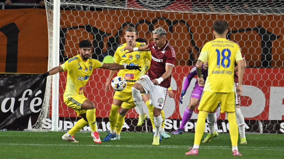//i0.1616.ro/media/581/3142/38109/22364209/1/rapid-bucuresti-unirea-slobozia-superliga-superbet-27-10-2025.jpg