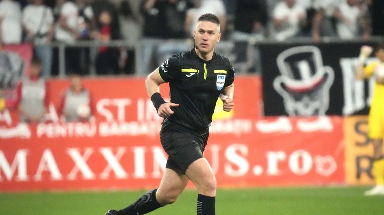 Szabolcs Kovacs arbitrează derby-ul CFR Cluj - Dinamo