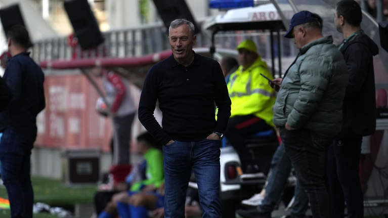 „Nu înţeleg de unde atâta încăpăţânare din partea celor din club”! Mircea Rednic critică oficialii lui Dinamo înainte de startul play-off-ului: „Păcat, ar fi trebuit făcut un sacrificiu pentru că eşti acolo sus”