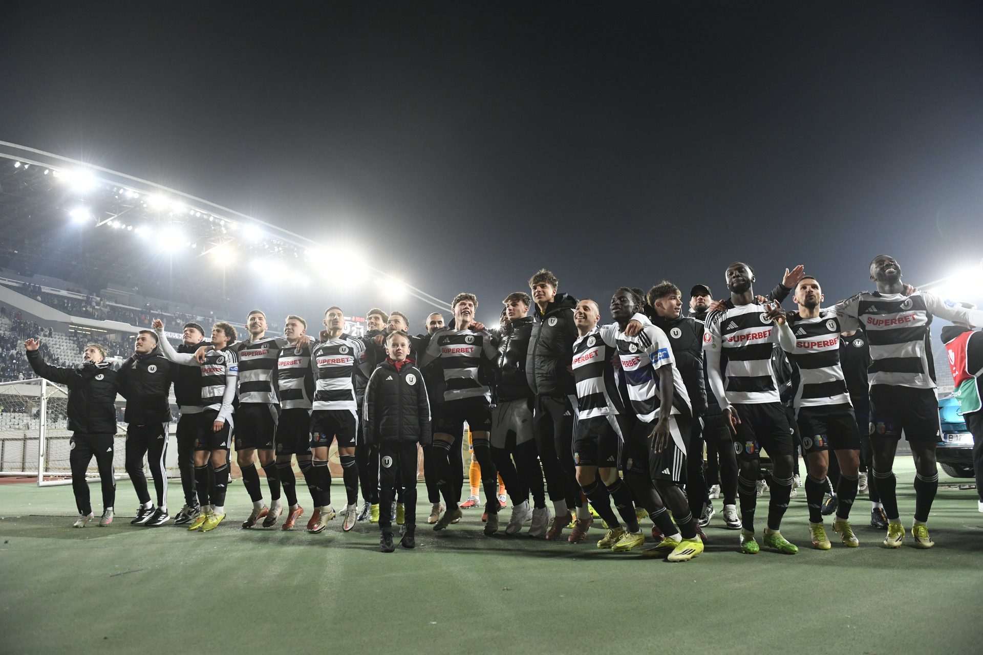 Basarab Panduru laudă disciplina tactică de la U Cluj după victoria din derby: „Toată lumea se poziţionează şi se apără exact cum trebuie” | VIDEO EXCLUSIV