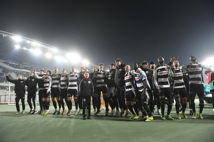 Basarab Panduru laudă disciplina tactică de la U Cluj după victoria din derby: „Toată lumea se poziţionează şi se apără exact cum trebuie” | VIDEO EXCLUSIV