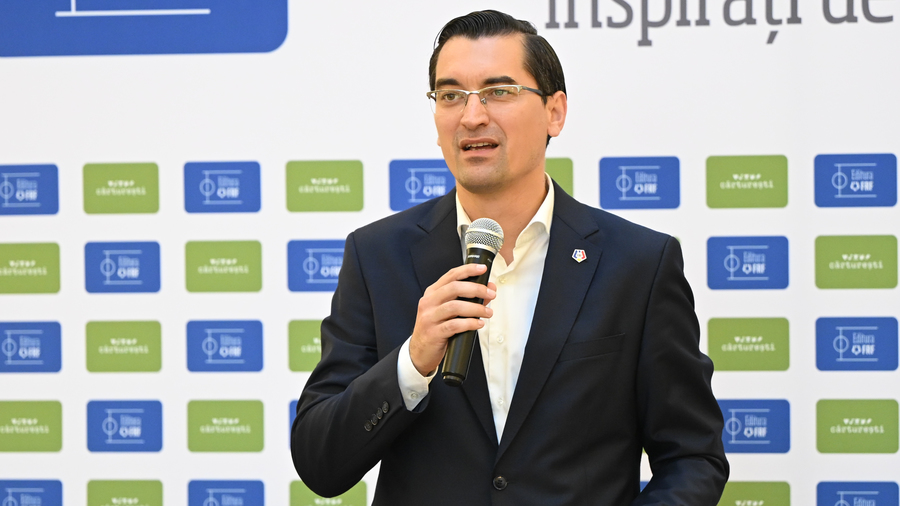 Ce a spus Răzvan Burleanu, după ce a fost reales la şefia FRF: ”Dar discursul tău de 45 de minute?”

