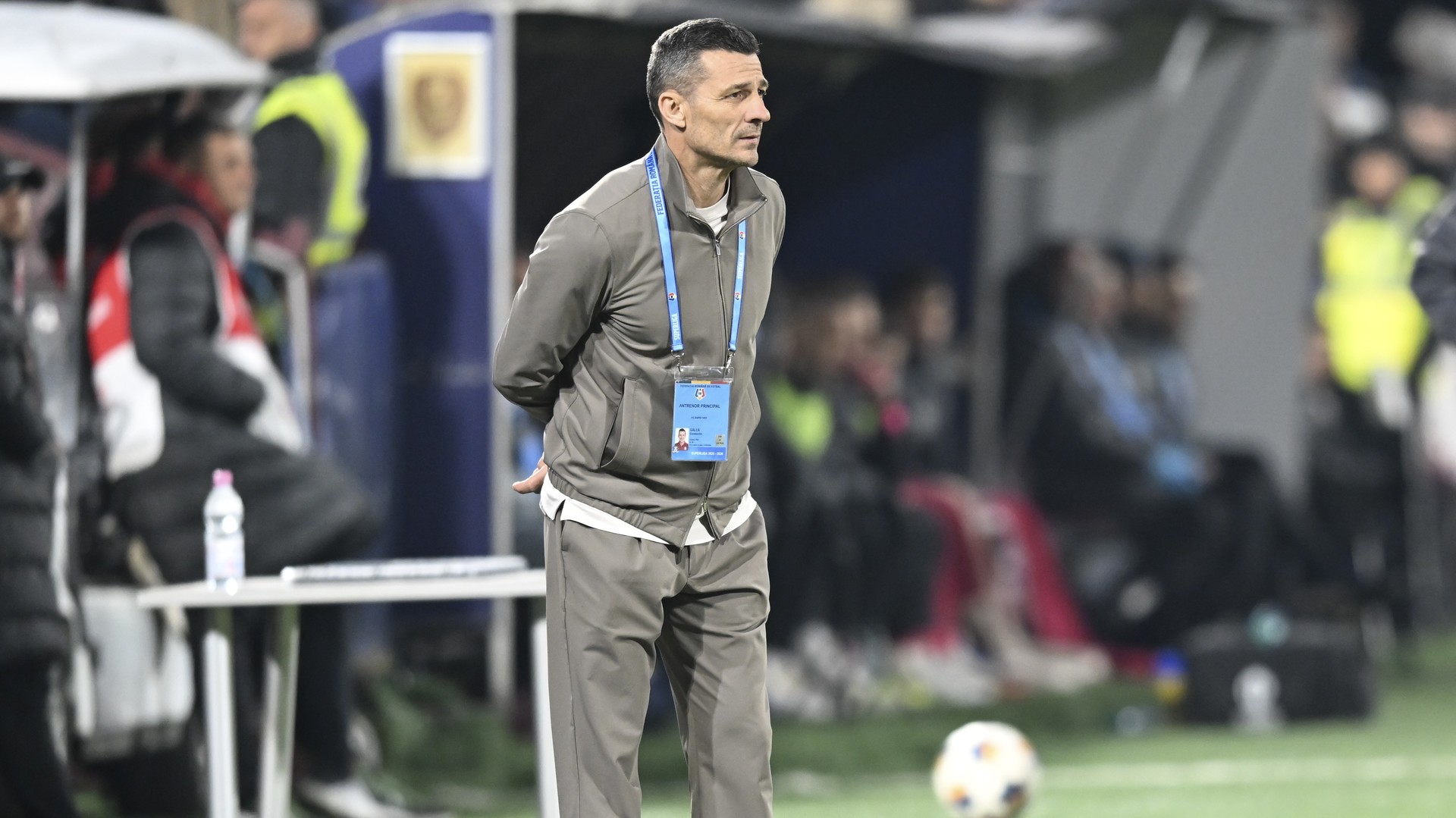 VIDEO | Costel Gâlcă îşi atenţionează jucătorii după înfrângerea cu Rapid: „Trebuie să arătăm mai bine”