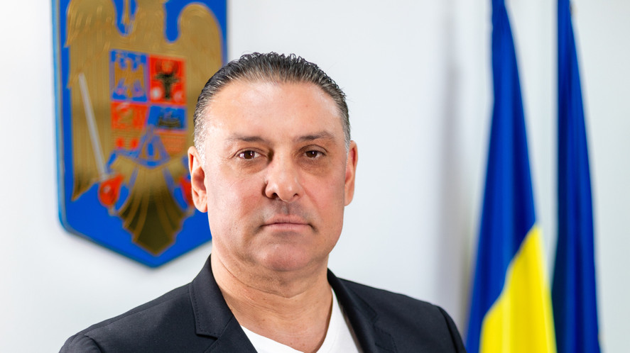 Nicolae Păun, deputat din partea minorităţii rome, anunţă că va depune din nou plângeri împotriva galeriei dinamoviste, după bannerele de la meciul cu Rapid