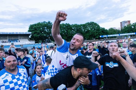 Corvinul se întăreşte! Va beneficia de aportul unui fundaş ce a jucat în acest sezon în Superliga