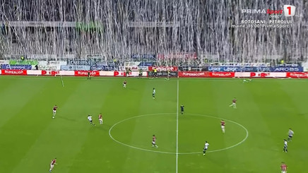 Show în Ardeal! Cluj Arena, împânzită de role de hârtie în startul meciului dintre "U" şi Rapid | VIDEO