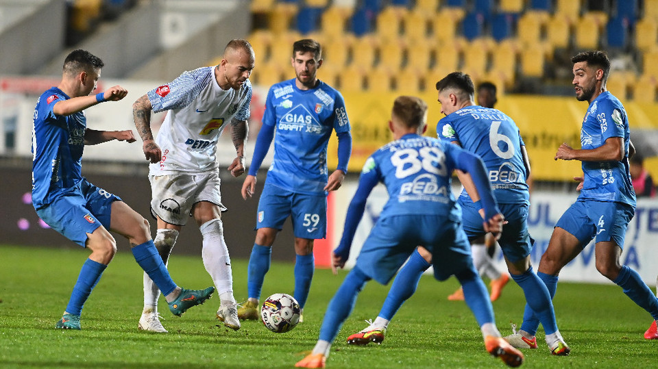 //i0.1616.ro/media/581/3142/38109/22452361/1/chindia-targoviste-farul-constanta-superliga-superbet-12-11-2022.jpg