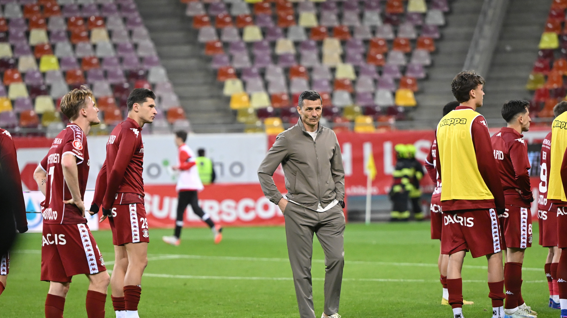 Tensiunea creşte la Rapid! Victor Angelescu l-a taxat pe Costel Gâlcă pentru declaraţia făcută la finalul meciului cu FC Argeş: „Măcar să nu comentezi” | VIDEO EXCLUSIV