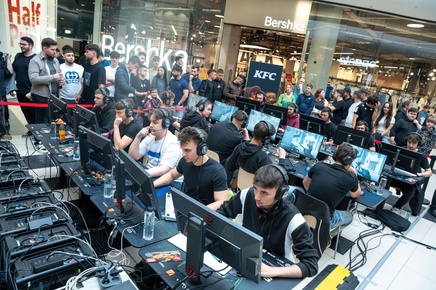 Finalele Esports Kings au loc la Brăila în acest weekend: peste 1700 de gameri au concurat pentru un loc în lupta pentru premiile de 7500 de euro