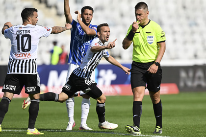 Primele critici faţă de arbitraj au apărut încă din prima etapă! Szabolcs Kovacs, contestat pentru faza care a dus la deschiderea scorului în U Cluj-Farul: „Este o eroare destul de mare” | VIDEO EXCLUSIV