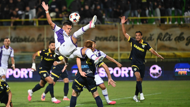 Trebuia încă un jucător eliminat de la FC Argeş? Reacţie categorică: "Pfu, ce intrare! E urâtă, serios!" | VIDEO EXCLUSIV