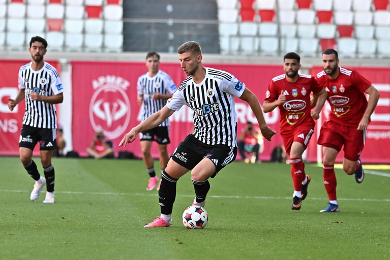 Prim semnal pozitiv dinspre „U” Cluj! Conducerea ardelenilor este gata să negocieze cu FCSB pentru transferul lui Lukic: „Pentru suma corectă, discutăm”