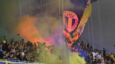 Scandal monstru după Petrolul – Rapid! Zeci de suporteri au fost încătuşaţi, iar amenzile sunt uriaşe