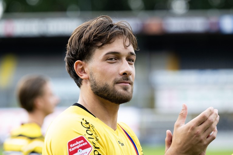 OFICIAL | Dinamo l-a prezentat pe atacantul aşteptat de toată suflarea „alb-roşie”: „Abia aştept să joc pentru cel mai mare şi iubit club din România”
