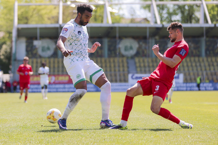 Bilel Omrani, ironizat de un fost fotbalist al FCSB-ului! Atacantul adus să o salveze pe CFR este acuzat că şi-a ascuns forma fizică: „Are 144 de kilograme! Şi eu pot să mă editez”