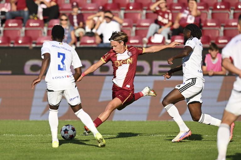 VIDEO | CFR Cluj - FC Botoşani, LIVE pe Prima Sport 1 şi PrimaPlay.ro! Ardelenii se desprind