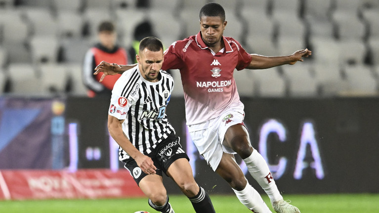 VIDEO | Universitatea Cluj - Rapid, LIVE pe Prima Sport 1 şi PrimaPlay.ro. Giuleştenii preiau conducerea