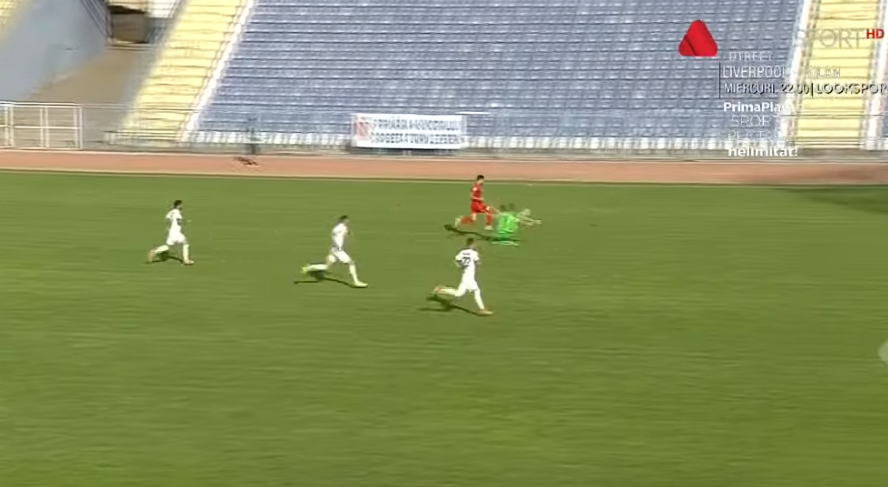 VIDEO | Simularea anului vine din Liga 2. Până şi arbitrul a râs de ce a încercat să facă fotbalistul
