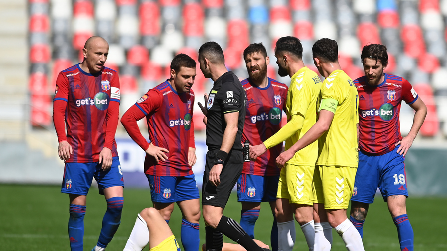 VIDEO EXCLUSIV ǀ Un fost fundaş de la FCSB îi pune la zid pe cei de la CSA Steaua: ”Nu fac nimic. Parcă nu îşi doresc să promoveze!”