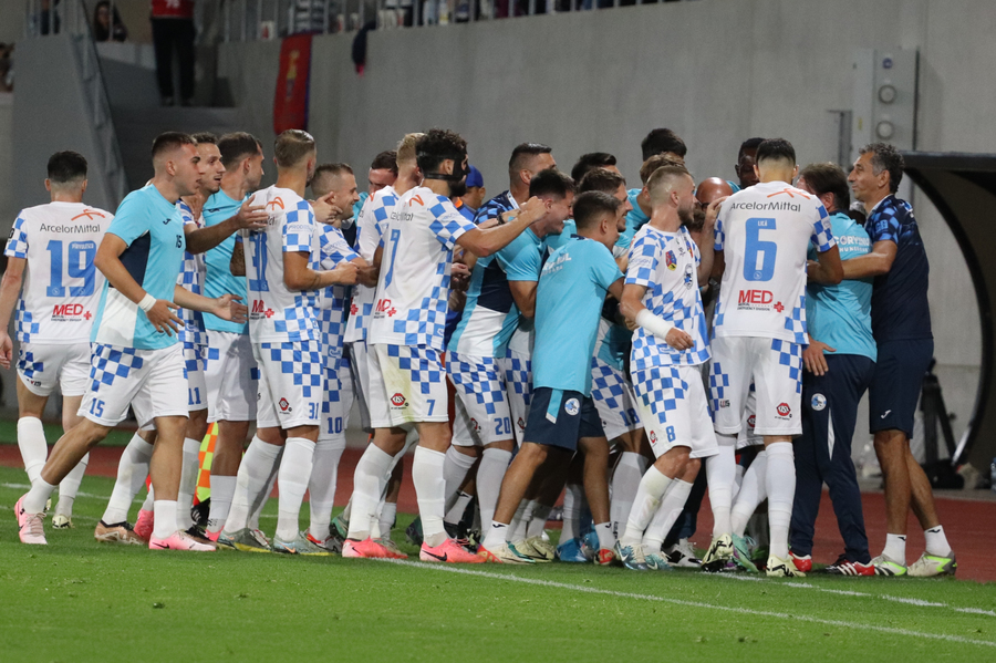 VIDEO | FC Argeş - Corvinul 0-1. Hunedorenii s-au impus, graţie reuşitei superbe a lui Velisar. Celelalte rezultate din Liga 2